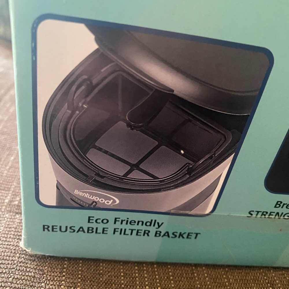 Brentwood Single Serve Iced Coffee & Tea Maker + 20oz. Tumbler Lid & Straw New - Picture 6 of 10